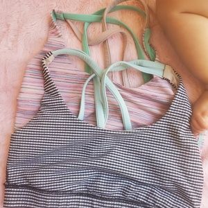 Lululemon size 4 sports bra
